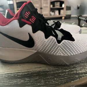 Brand new Kyrie flytrap Nike size men’s 8
